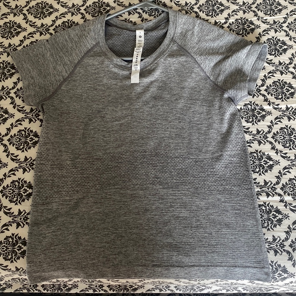 grey short sleeve swiftly tech